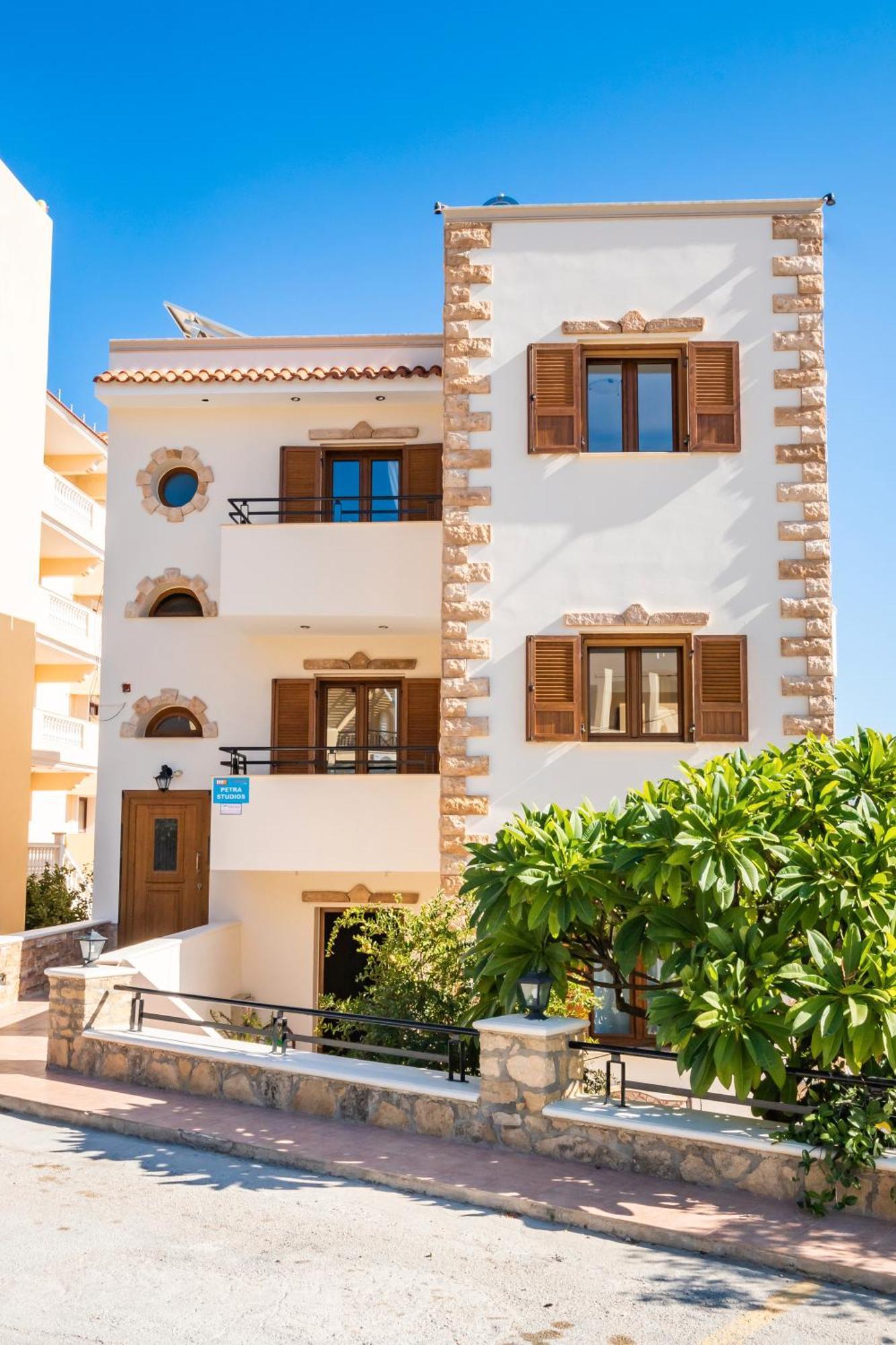 Petra Studios Карпатос Екстериор снимка